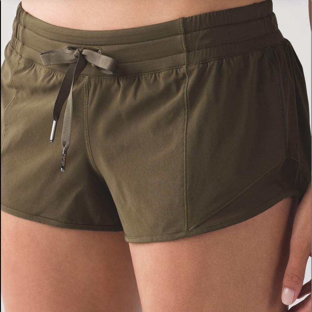 RARE & DISCONTINUED LULULEMON HOTTY HOT SHORT